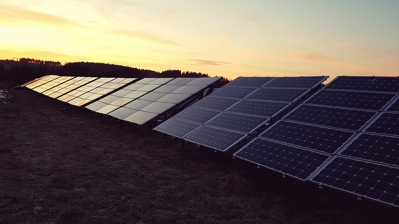 Klimawandel stoppen durch Photovoltaik, Indoor Farming und LED-Technologie